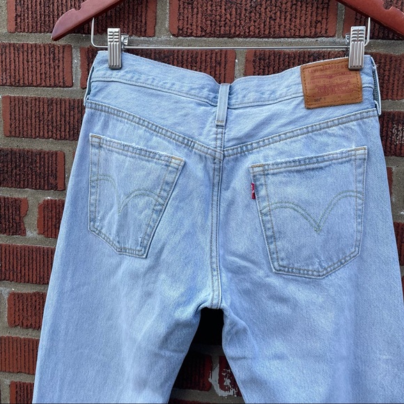 Levi’s 501 Taper Light Wash Distressed Zip Ankle Jeans Women’s size 26 - Picture 8 of 12